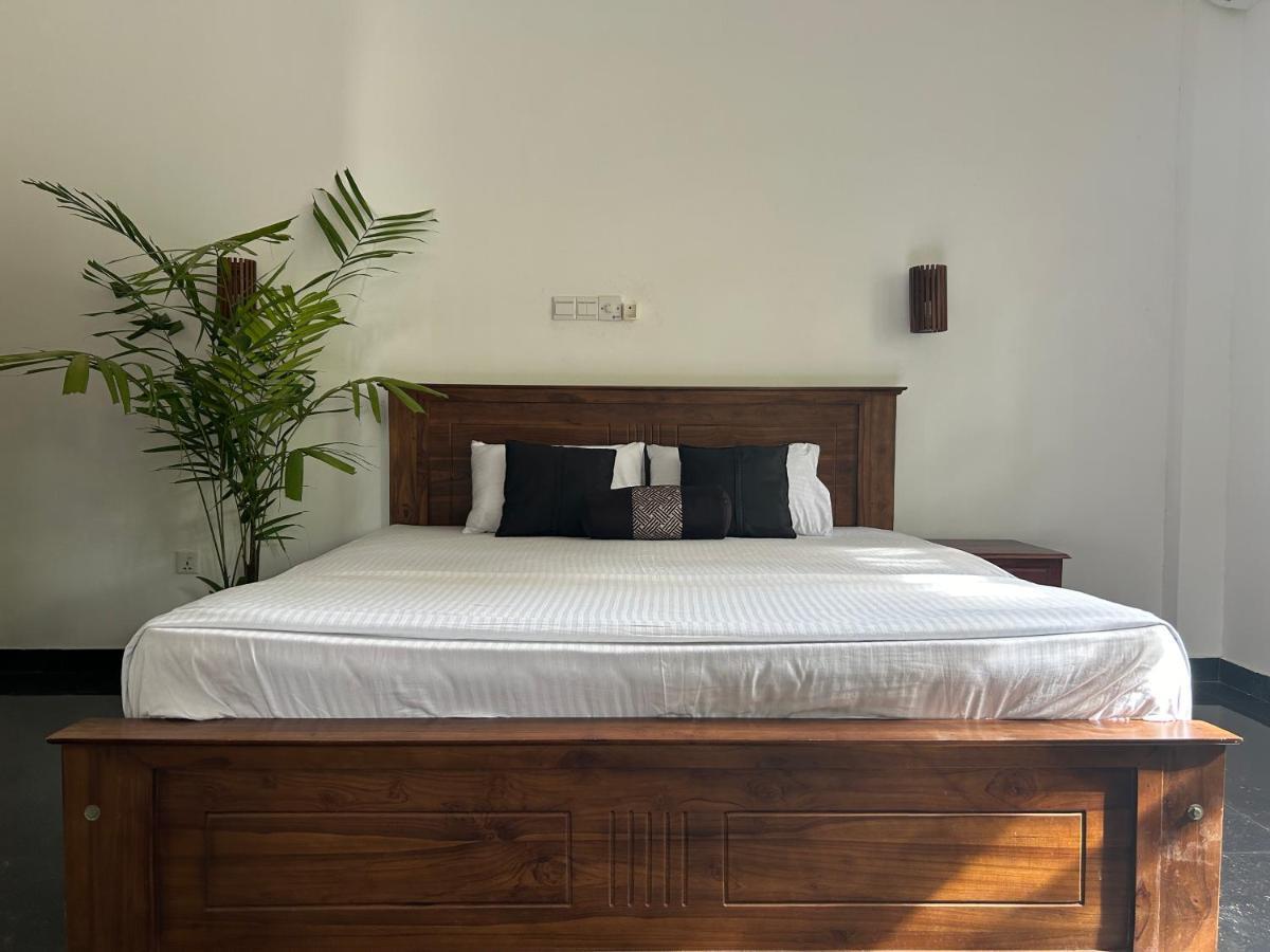 Why Not Mansion Hostel Habaraduwa Central Buitenkant foto